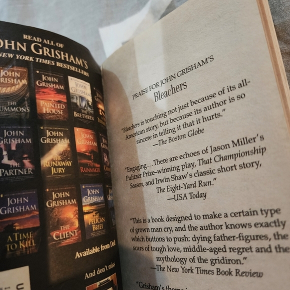 John Grisham's BLEACHERS paperback book 2003 edition - Picture 2 of 8